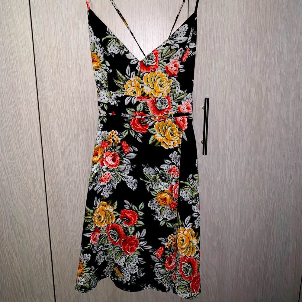 BEAUTIFUL FLORAL DRESS